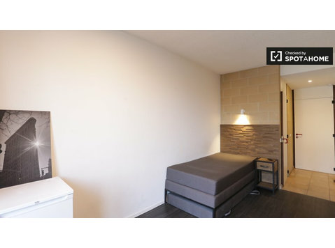 Pitoresca sala em apartamento em Saint Gilles, Bruxelas - Aluguel