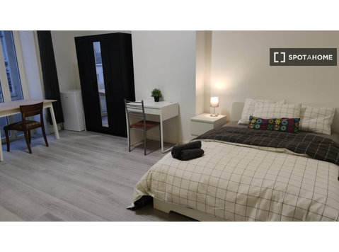 Private Bedroom for rent, Saint-Jose-ten-noode, Brussels - Na prenájom