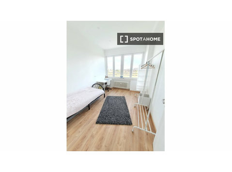 Room for Rent 25m2 in Etterbeek in Completely New Flat - Cho thuê