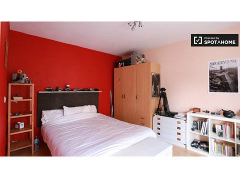 Room for rent, 2-bedroom apartment, Woluwe-Saint-Pierre - 空室あり
