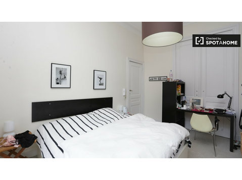 Room for rent 3-bedroom house in European Quarter Brussels - За издавање