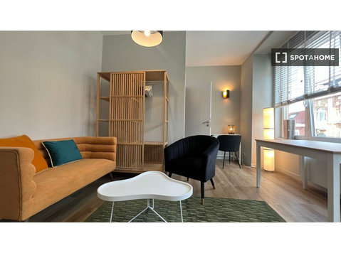 Zimmer zu vermieten in 2-Zimmer-Wohnung in Brüssel - Zu Vermieten