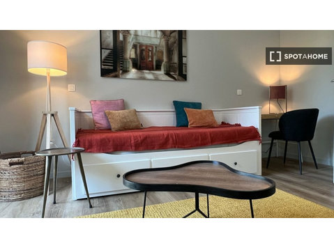 Zimmer zu vermieten in 2-Zimmer-Wohnung in Brüssel - Zu Vermieten