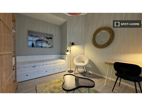 Zimmer zu vermieten in einer 2-Zimmer-Wohnung in Brüssel,… - Zu Vermieten
