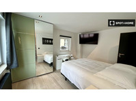 Pokój do wynajęcia w mieszkaniu z 4 sypialniami w Brukseli - Do wynajęcia