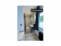 Room for rent in 4-bedroom apartment in Brussels - Kiralık