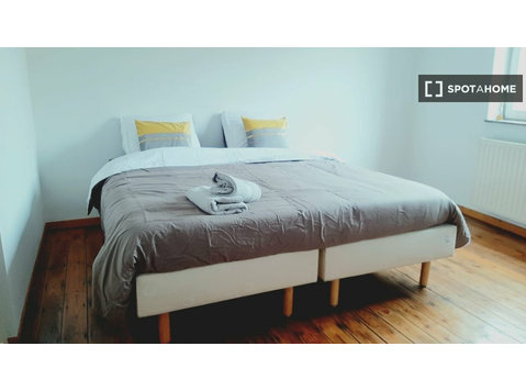 Zimmer zu vermieten in einer 4-Zimmer-Wohnung in Evere,… - Zu Vermieten