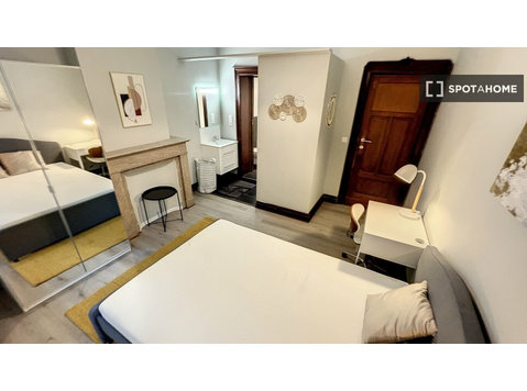 Quarto para alugar em apartamento de 5 quartos em Bruxelas - Aluguel