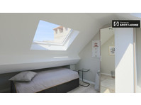 Room for rent in 5-bedroom apartment in European Quarter - Te Huur