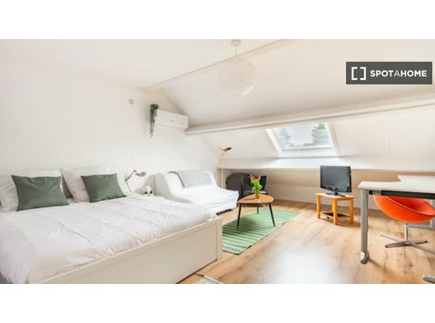 Pokój do wynajęcia w mieszkaniu z 5 sypialniami w Tervuren… - Do wynajęcia
