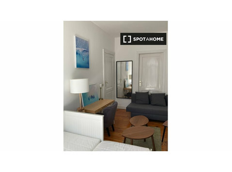 Room for rent in 8-bedroom apartment in Nord, Brussels - Vuokralle