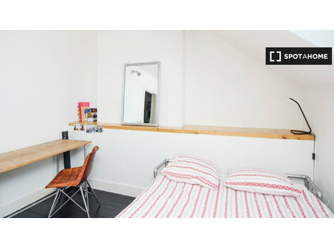 Room for rent in 9-bedroom house in Ixelles, Brussels - Annan üürile