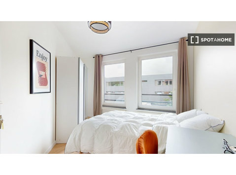 Chambre à louer à Kalevoet-Moensberg, Bruxelles - À louer