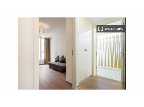 Room for rent in a 2-bedroom apartment in Ixelles, Brussels - De inchiriat