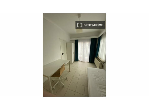 Zimmer zu vermieten in einer Residenz in Forest, Brüssel - Zu Vermieten