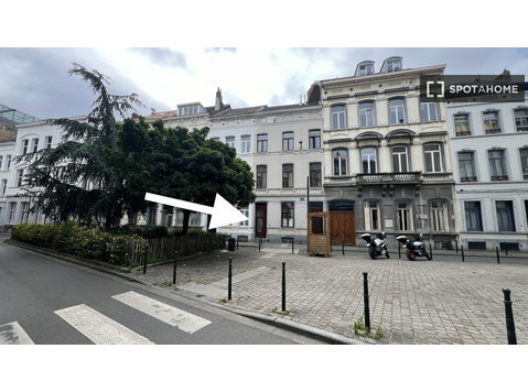 Chambre en colocation à louer à Anneessens, Bruxelles - À louer