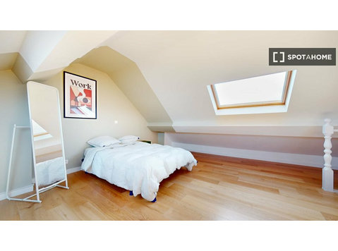 Quarto em apartamento compartilhado para alugar em… - Aluguel