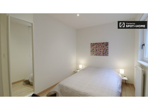 Brüksel'in merkezinde şık 3 yatak odalı dairede kiralık oda - Kiralık