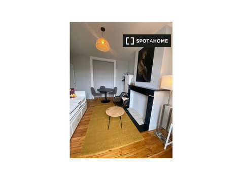 Zimmer zu vermieten in 2-Zimmer-Wohnung in Brüssel - Zu Vermieten