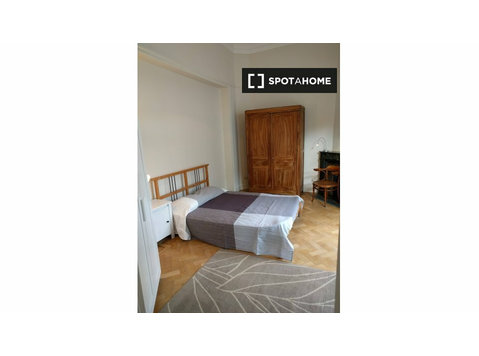 Rooms for rent in 3-bedroom apartment in Brussels - Vuokralle