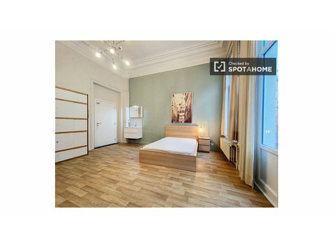 Chambres à louer dans une résidence à Saint-Josse-Ten-Noode - À louer