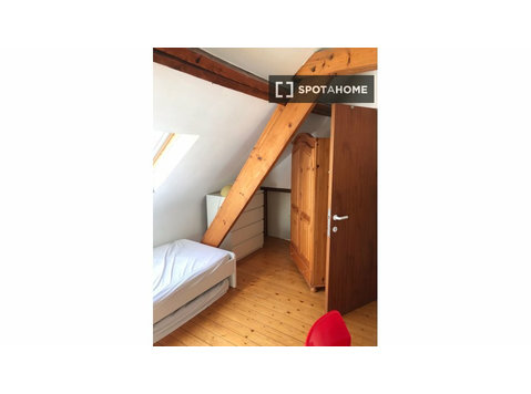 Rooms for rent in an 4-bedroom Coliving in Brussels - Vuokralle