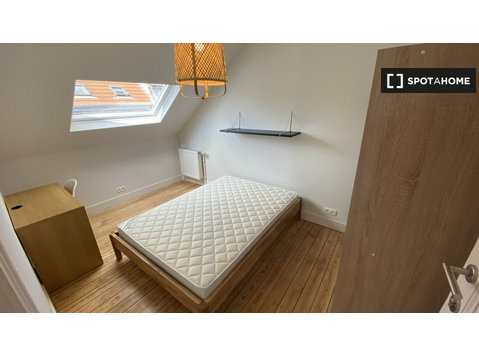 Merkez, Brüksel'deki modern 10 yatak odalı evde odalar - Kiralık