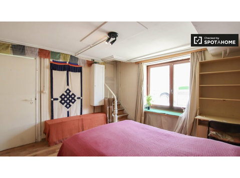 Semi-independent Studio for rent in Woluwe WSL, Brussels - Vuokralle