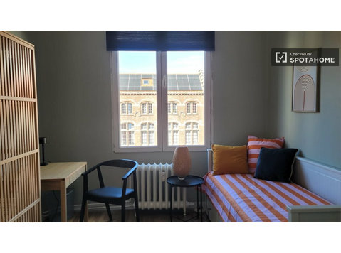 Einzelzimmer zu vermieten, 3-Zimmer-Wohnung, Molenbeek - Zu Vermieten