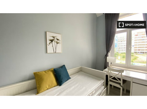 Spacious Room in 4-bedroom apartment, European Quarter - Annan üürile