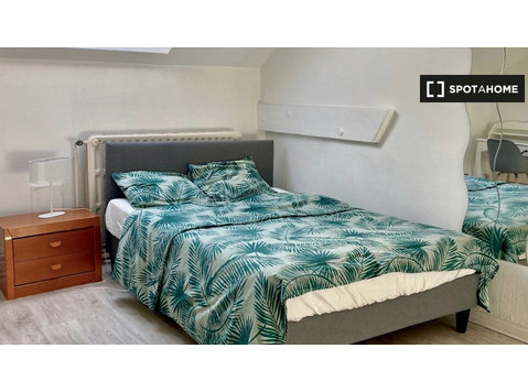Studio 4 con amplio espacio de almacenamiento, Ixelles,… - Alquiler