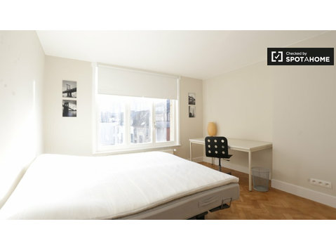 Sunny room for rent in Brussels City Center - For Rent