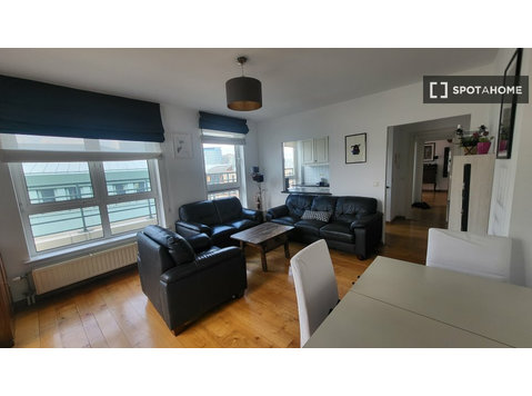 1-bedroom Penthouse  for rent in Bd Emile Jacqmain, Brussels - Dzīvokļi
