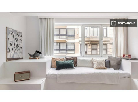1-Zimmer-Wohnung zur Miete in Brüssel-Stadt. - Wohnungen