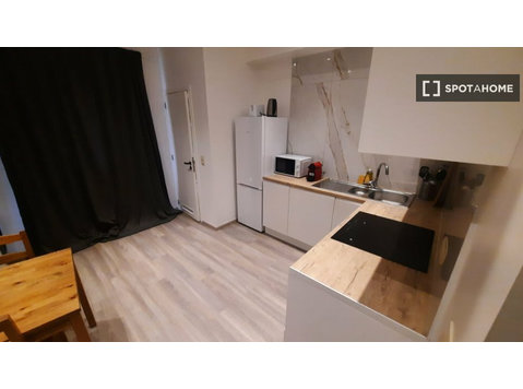 1-Zimmer-Wohnung zur Miete in Ganshoren, Brüssel - Wohnungen
