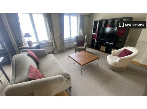 1-bedroom apartment for rent in Mont Des Arts, Brussels - Lakások