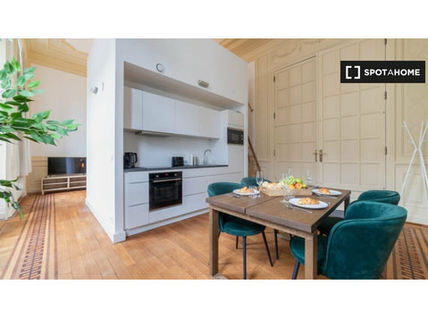 Apartamento de 1 quarto para alugar em Saint-Gilles,… - Apartamentos