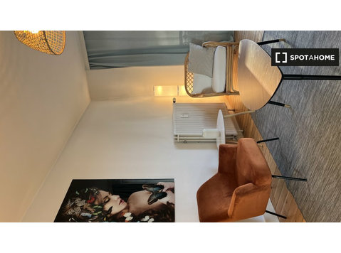 Appartamento con 1 camera da letto in affitto a Squares,… - Appartamenti
