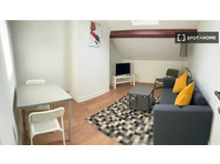 1-bedroom apartment for rent in Squares, Brussels