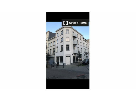 2-bedroom apartment for rent in Saint-Gilles, Brussels - Apartemen