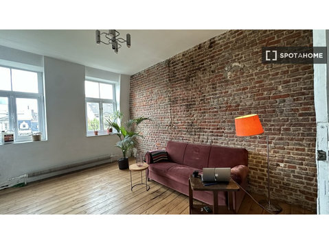 2-bedroom apartment for rent in Stalingrad, Brussels. - Apartamente