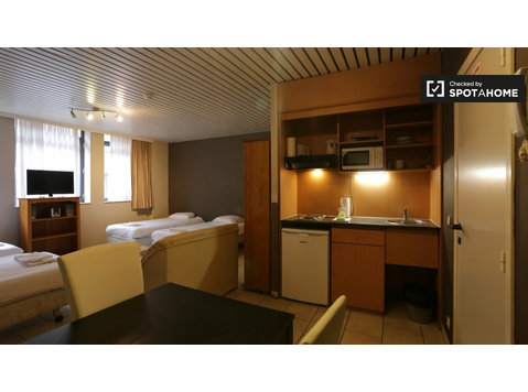 Schaerbeek'te kiralık 4 kişilik daire - Apartman Daireleri