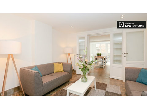 Incrível apartamento de 2 quartos para alugar em… - Apartamentos