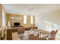 Beautiful and large 1 bedroom apartment. modern - Appartamenti