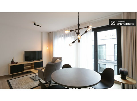 Luminoso apartamento en alquiler en Barrio Europeo - Pisos