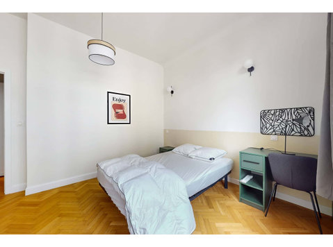 Bruxelles Louise - Private Room (2) - Appartementen