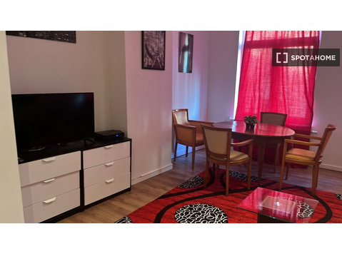 Appartement confortable de 2 chambres à louer à Ixelles,… - Appartements