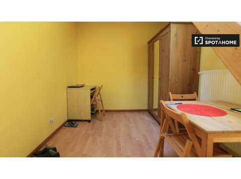 Cosy studio apartment for rent in Brussels' European Quarter - Korterid