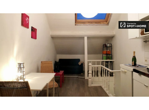 Functional 1-bedroom for rent in Ixelles, Brussels - Byty