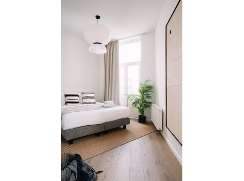 Louise 201 - Studio Apartment with balcony - Appartementen